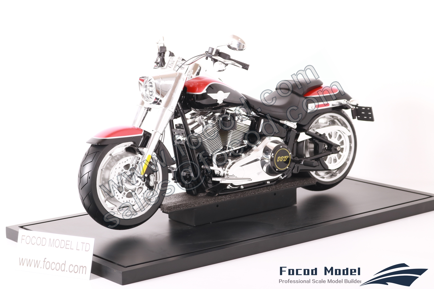 customized model of 2025款哈雷戴维森肥仔灰色幽灵摩托车